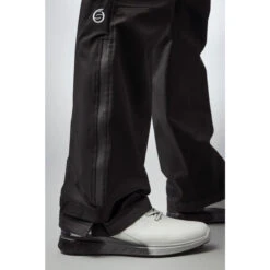 Sunderland Vancouver Quebec Waterproof Golf Trousers SUNMR35 7 Sunderland Vancouver Quebec Waterproof Golf Trousers SUNMR35 -Cheap Golf Gear Quebec Closeup Hem